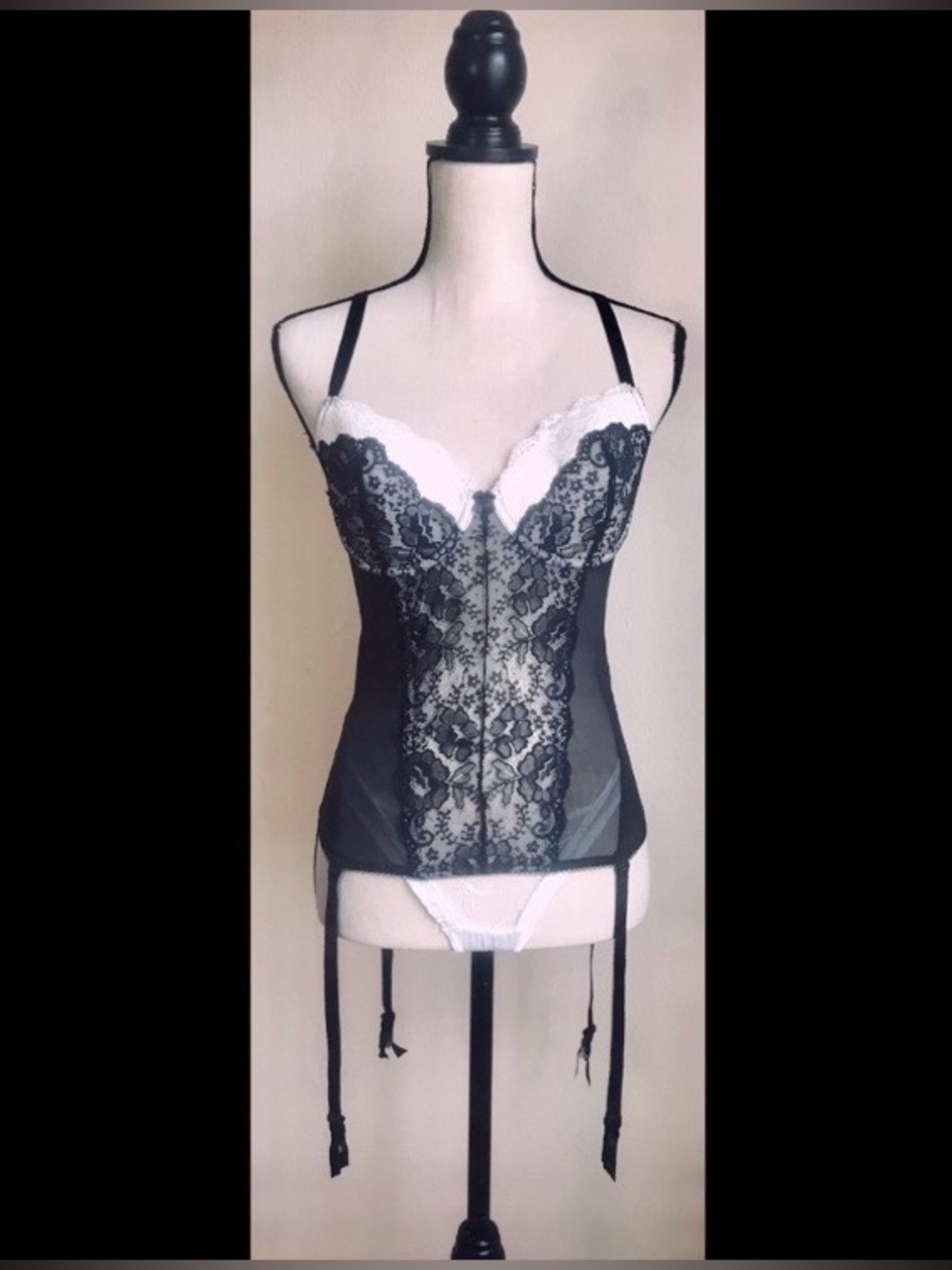 Black Lace Corset Style Lingerie 3-Piece Set w/ Garters : Sz. 36C